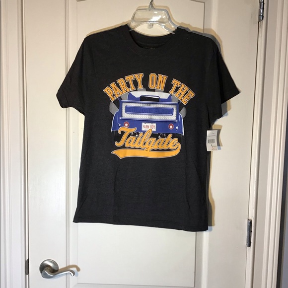 Brand New Farm Boy Shirt. - Picture 1 of 2